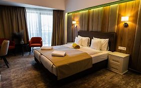 Hotel River